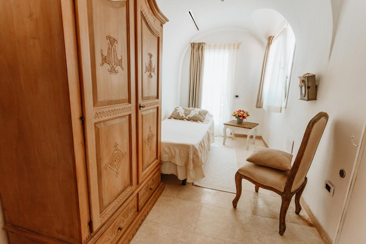 Hotel Pulicinu Baja Sardinia Eksteriør bilde