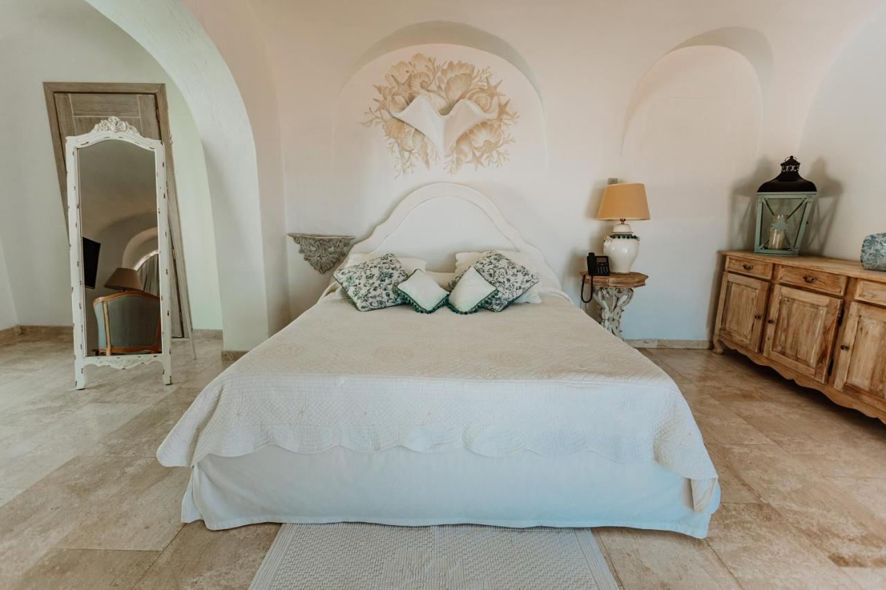 Hotel Pulicinu Baja Sardinia Eksteriør bilde